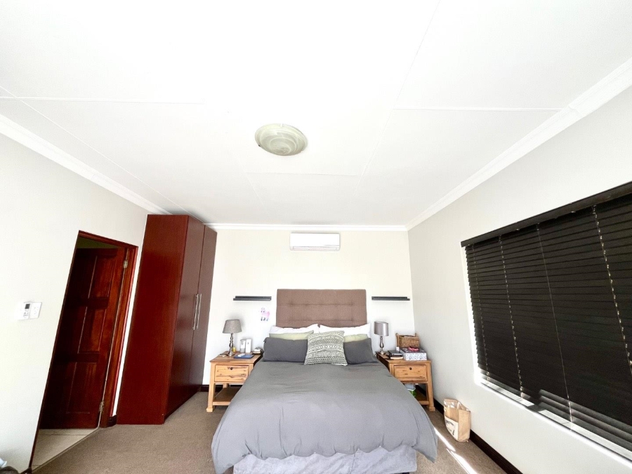 4 Bedroom Property for Sale in Woodland Hills Free State